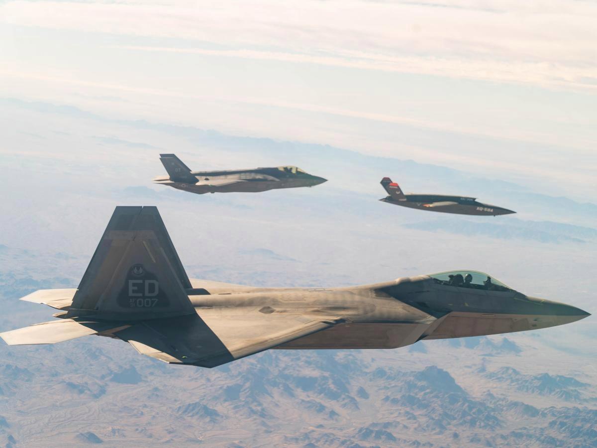 ABD, filosuna yapay zekalı 2.000 insansız savaş uçağı katmayı planlıyor