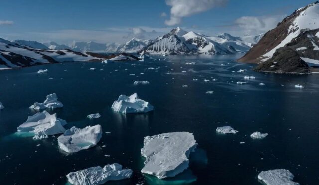 antarktika-son-25-yilda-buz-kutlesinin-yuzde-40ini-kaybetti-IUFnlgTq.jpg