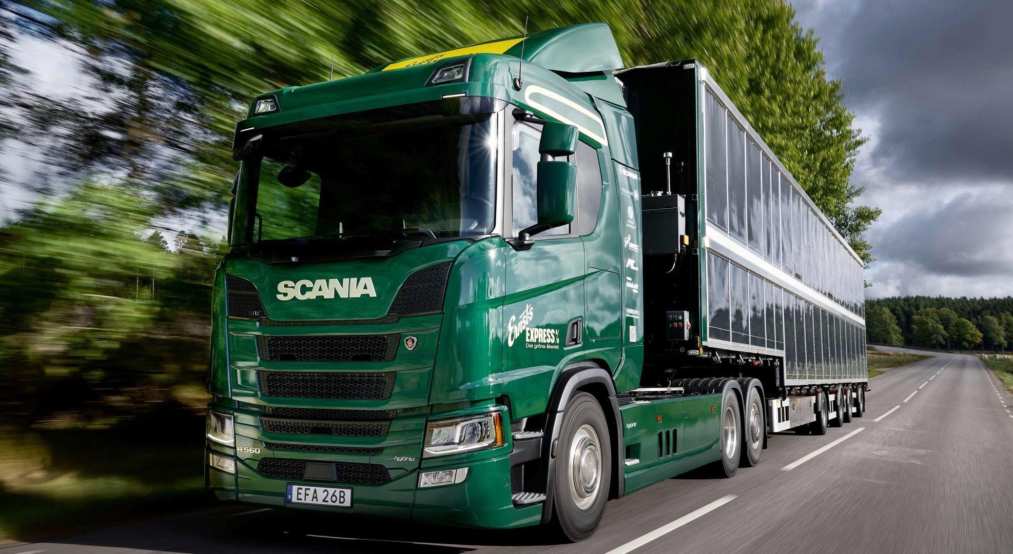 Scania, güneş enerjisiyle çalışan dünyanın ilk hibrit tırının testlerine başladı