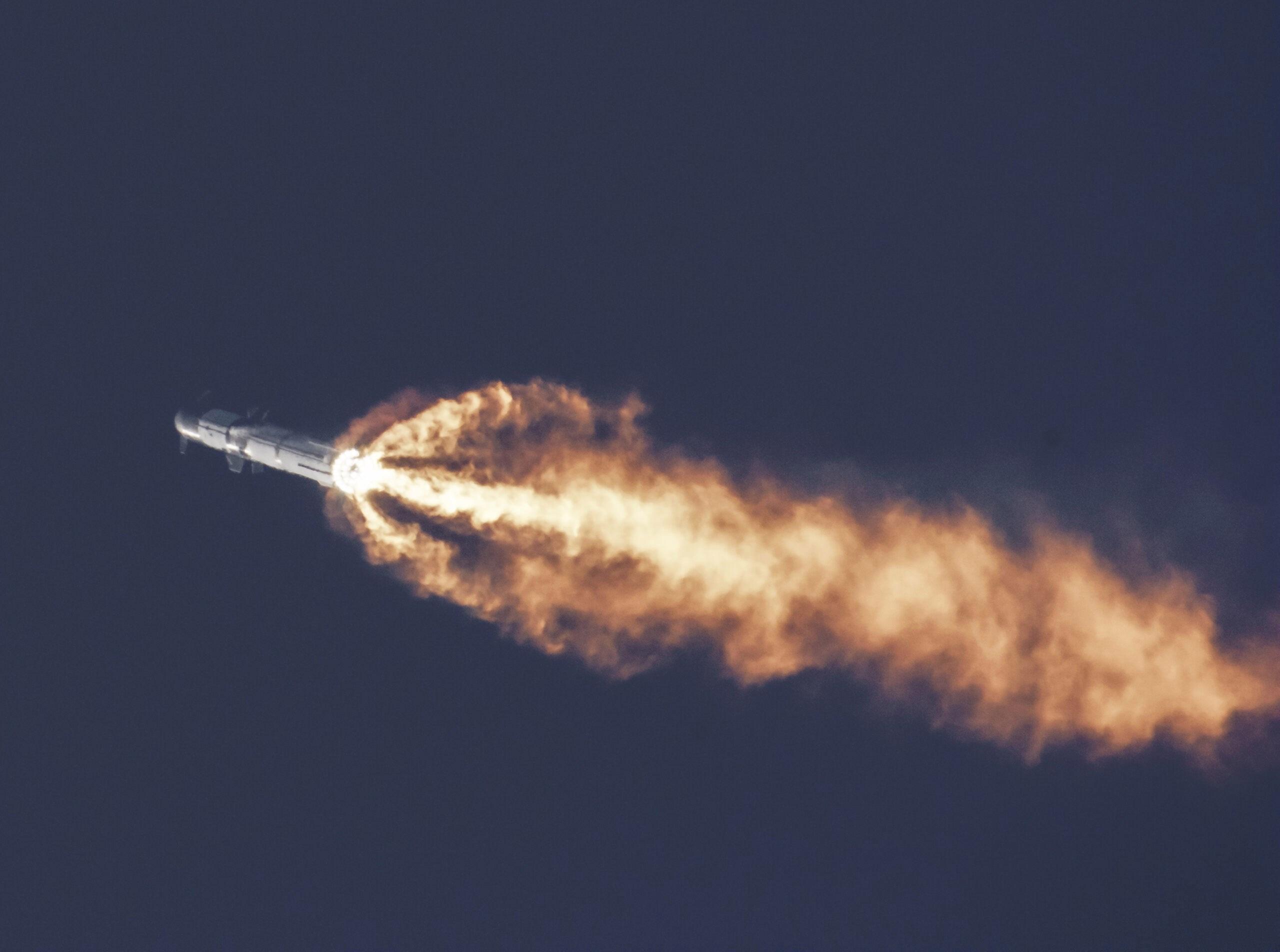 SpaceX’in devasa Starship roketinin ikinci uçuş testi için geri sayım başladı