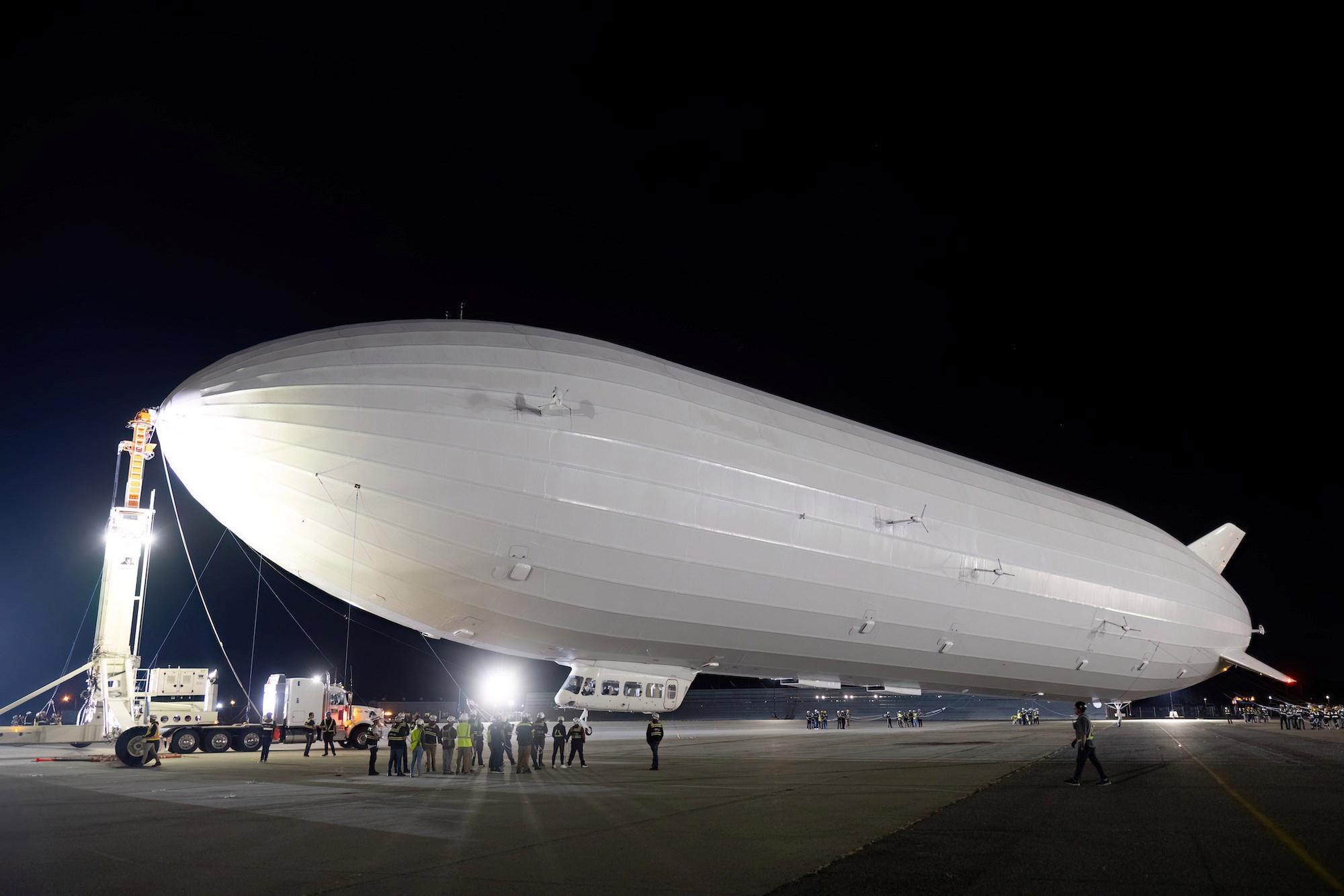 Dünyanın en büyük hava aracı ilk uçuş testine başlıyor