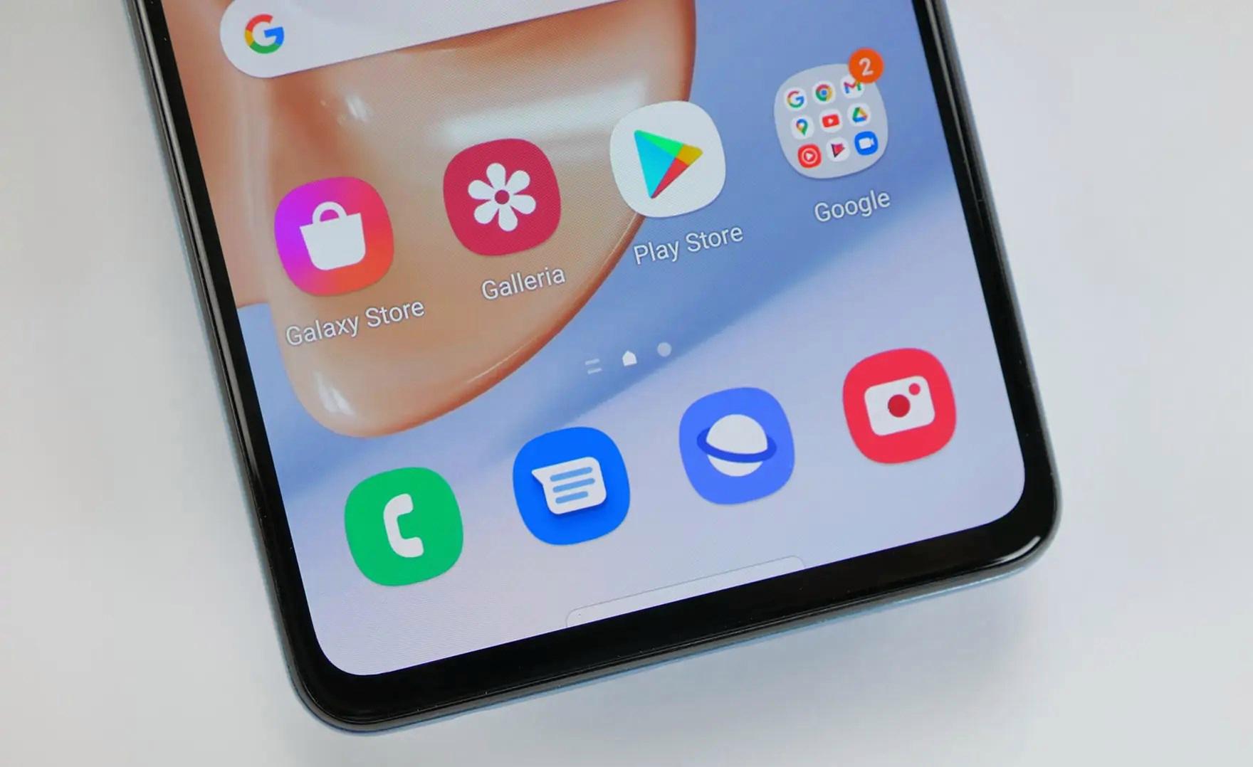 Google, Samsung telefonlarda varsayılan olmak için servet döküyor!