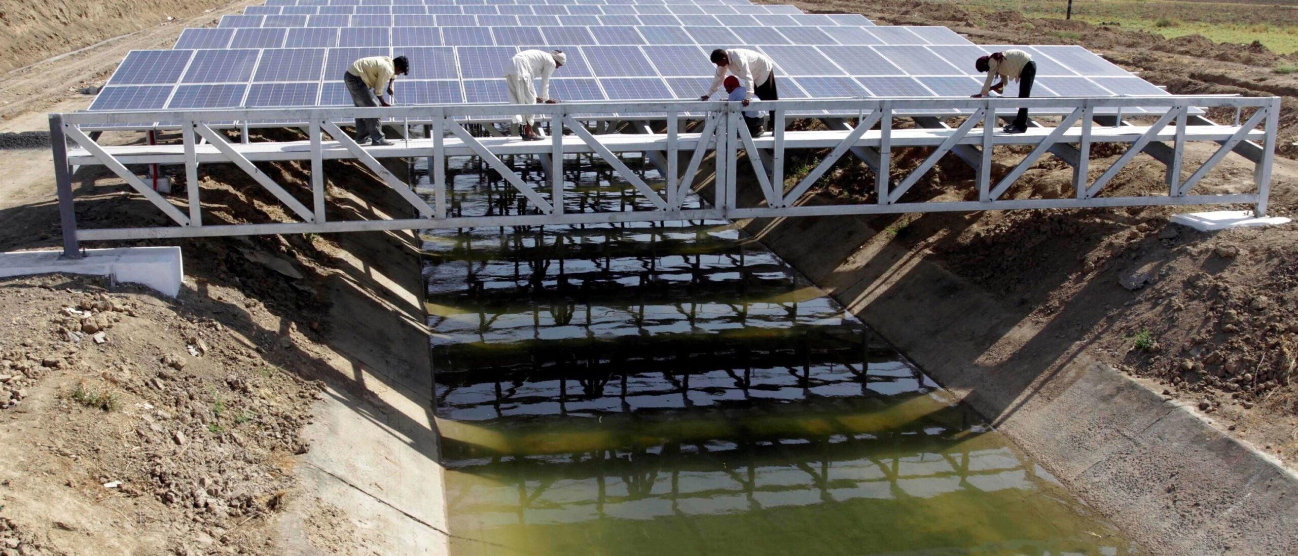 Su kanallarını güneş panelleriyle kaplamak kuraklığı önleyebilir