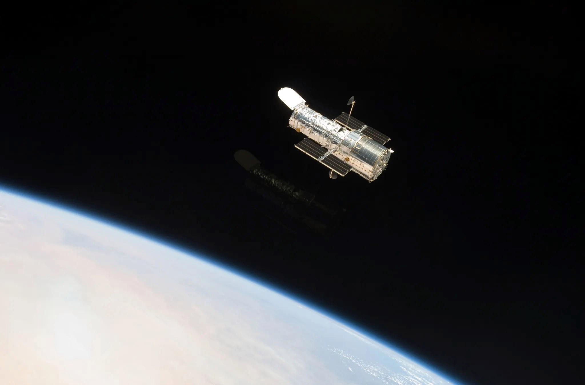 Efsanevi uzay gözlemevi Hubble tekrardan devreye girdi