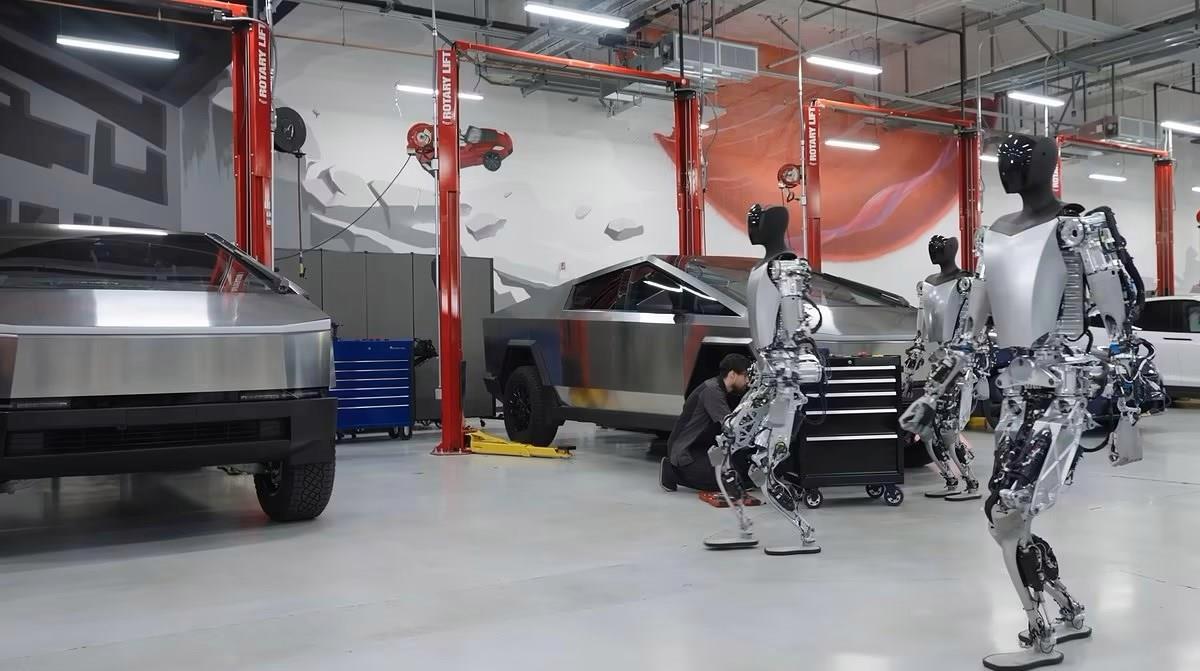 İlk kanı robot döktü: Tesla fabrikasında bir robot, çalışana saldırdı