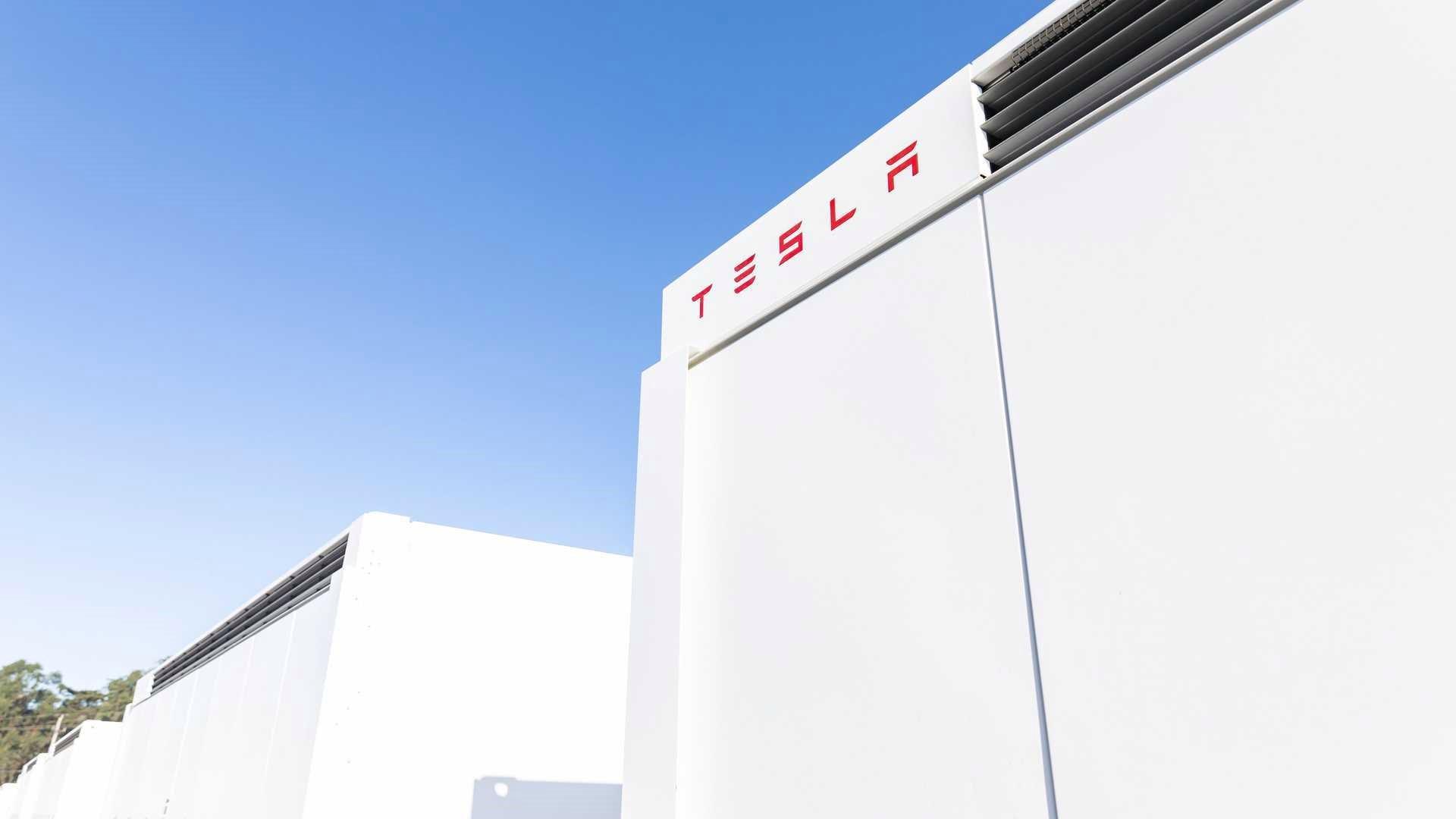 Devasa Tesla Megapack bataryası Hawaii’de devreye girdi
