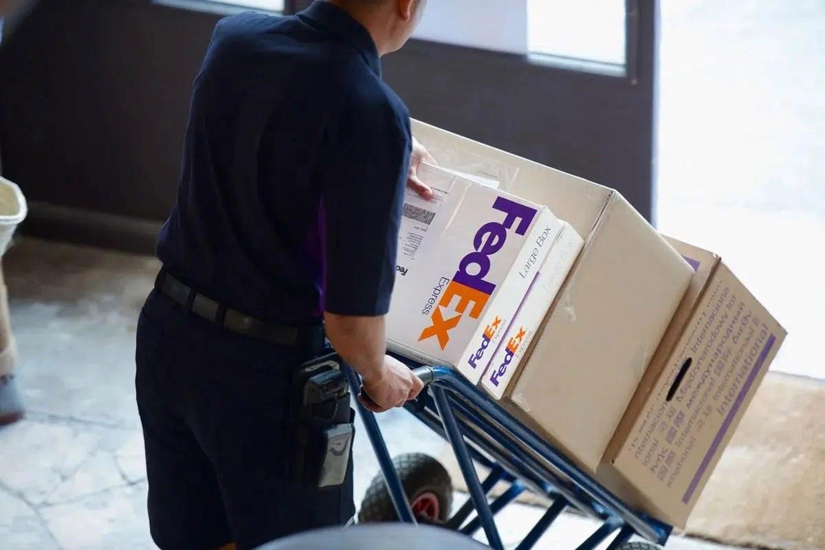 FedEx, Amazon ile rekabet edebilmek için yeni bir e-ticaret platformu kuruyor