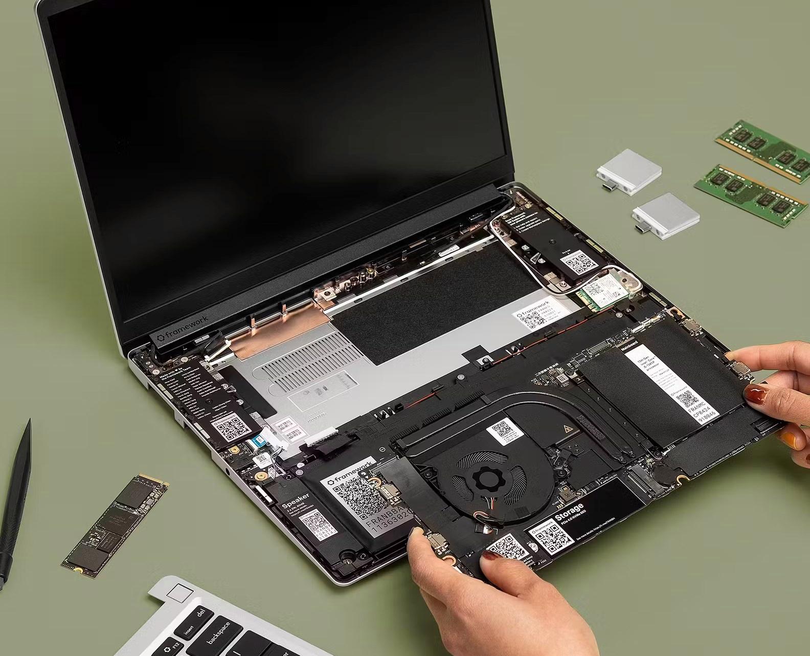 Bu dizüstünde RAM, SSD hatta güç adaptörü bile yok: Peki neden?