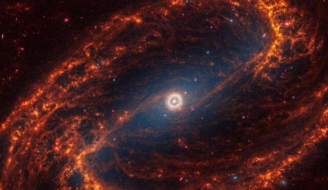 evrenin-ilk-donemlerine-ait-sira-disi-bir-galaksi-kesfedildi-O6fS1UC4.jpg