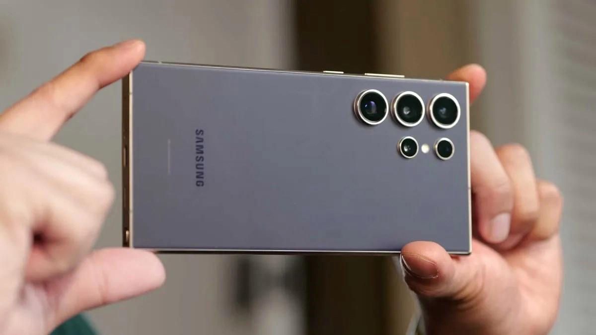 Samsung, Galaxy S24’ün ekran ve kamera sorununu çözen güncellemeyi yayınladı