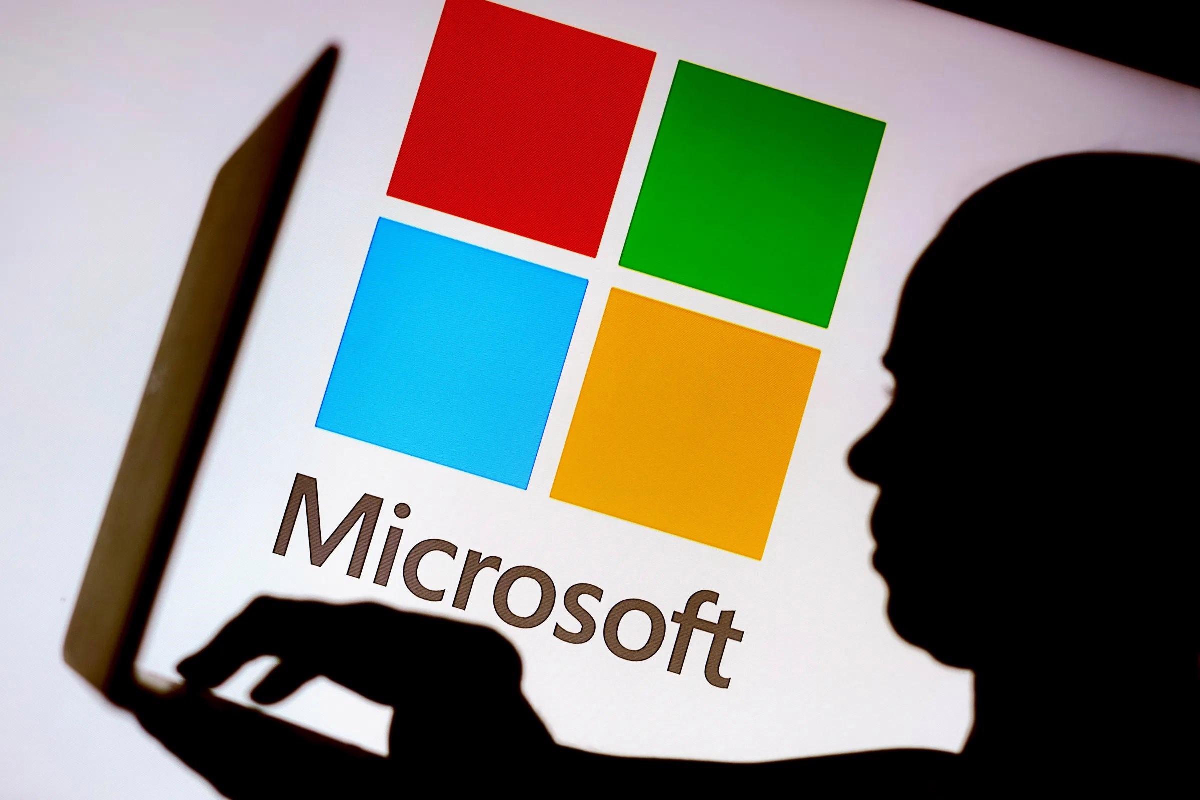 Microsoft: “Rus hacker’lar kaynak kodlarımıza erişti”