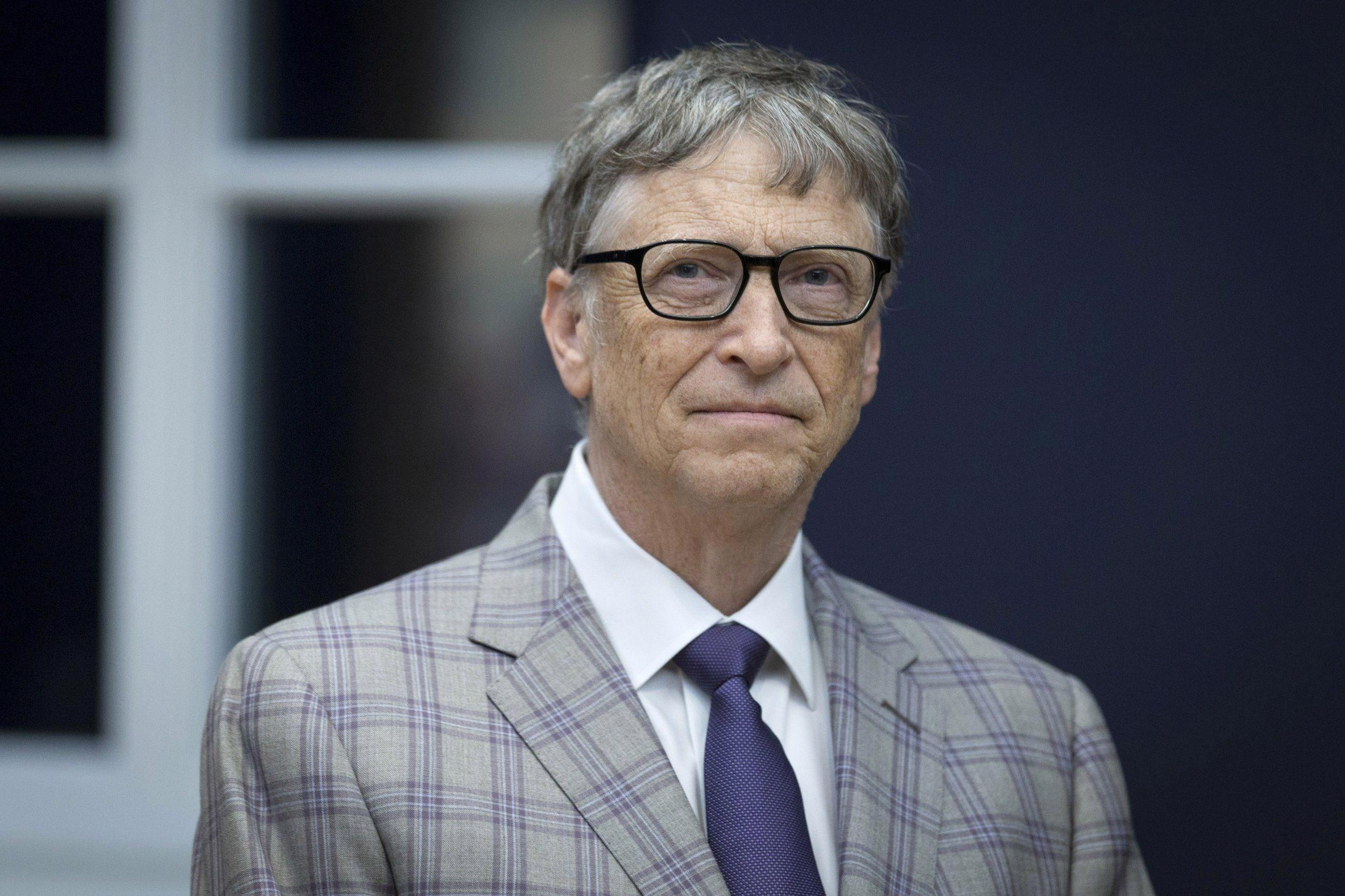 Bill Gates, Microsoft’u şirkette bir pozisyonu olmadan yönetiyor