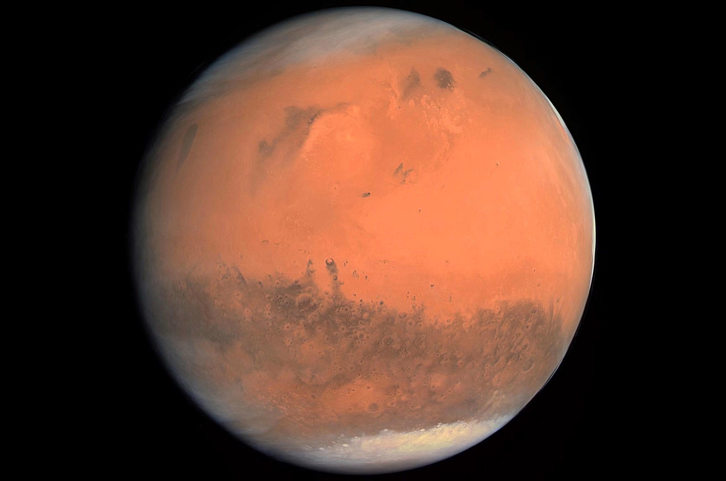 Mars’ın yüzeyinde “örümcek” benzeri tuhaf şekiller tespit edildi