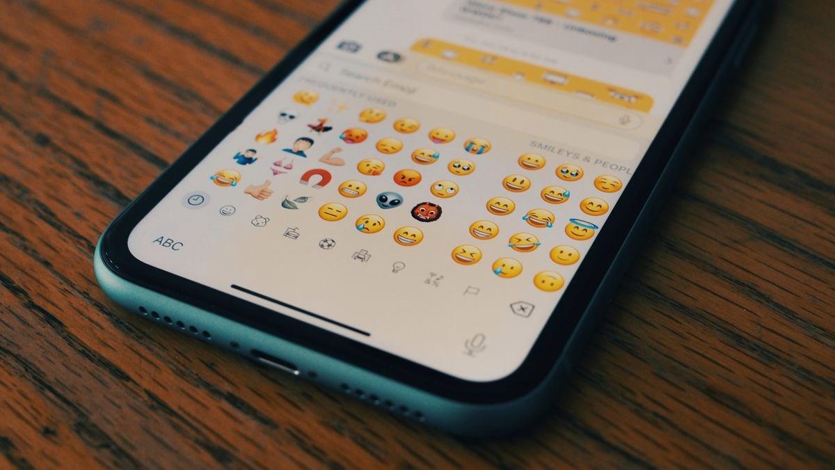 iOS 18 ile iPhone’lara gelecek yeni emojiler belli oldu