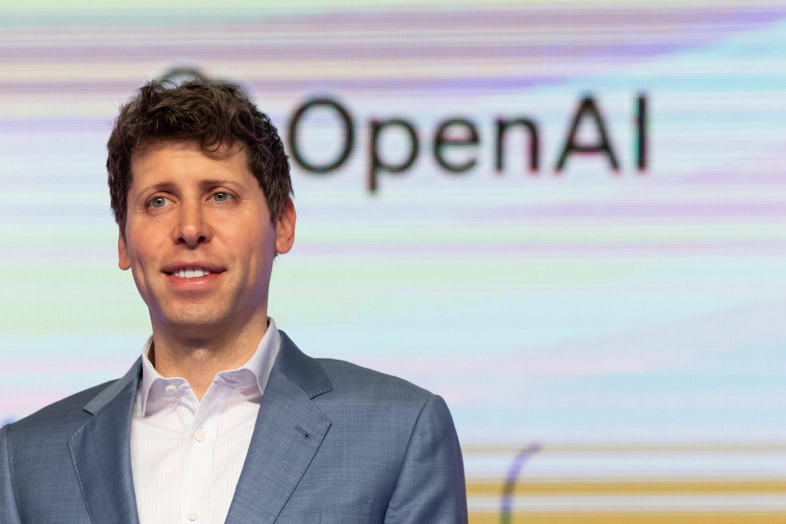 Sam Altman: Arama motoru değil, sihir gibi birşey tanıtacağız