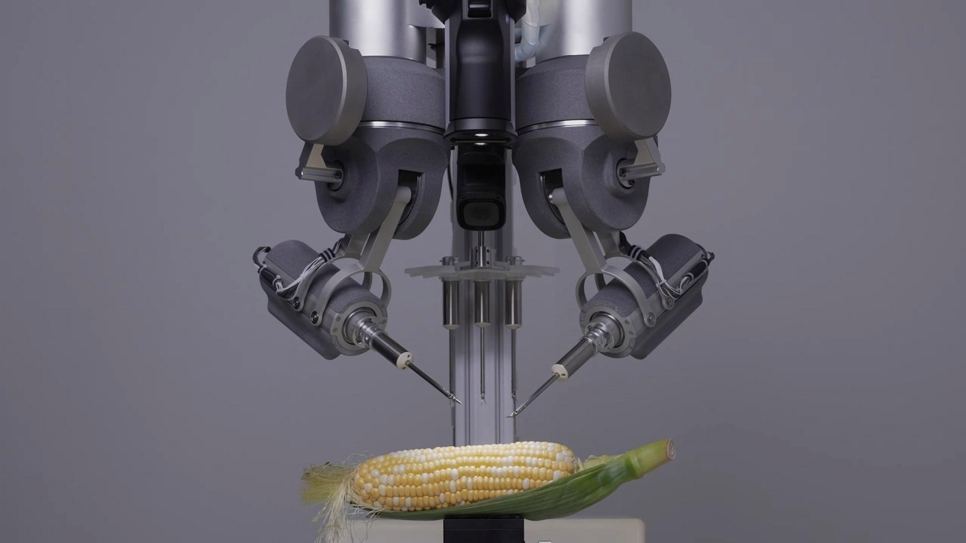 Sony’nin ultra hassas mikrocerrahi robotu mısır tanesini dikebiliyor