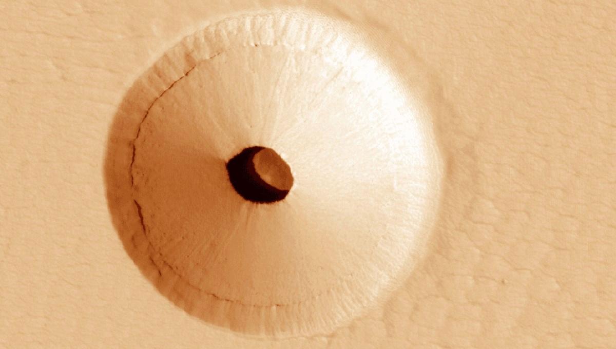 Mars’ta keşfedilen “delik” gezegenin keşfi için çok önemli olabilir