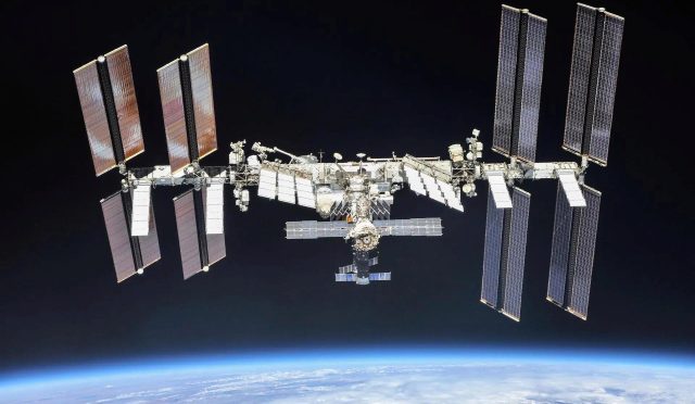 spacex-uluslararasi-uzay-istasyonunu-yorungeden-cikaracak-fkS9TsYKjpg