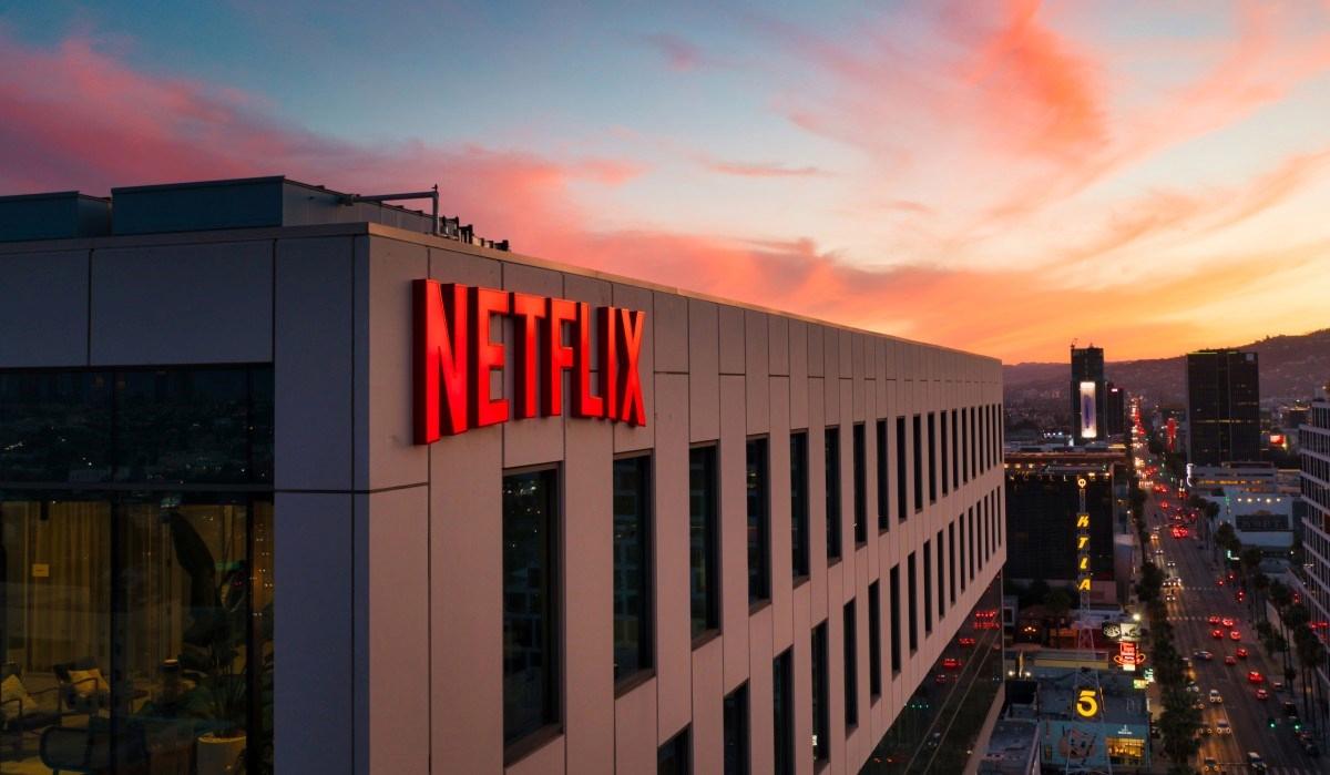 Netflix temel abonelik seçeneğini kaldıracağını duyurdu